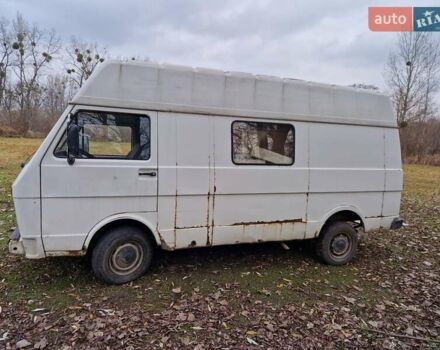 Білий Фольксваген ЛТ, об'ємом двигуна 2.4 л та пробігом 400 тис. км за 1000 $, фото 2 на Automoto.ua