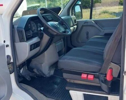 Белый Фольксваген ЛТ, объемом двигателя 2.5 л и пробегом 640 тыс. км за 9500 $, фото 3 на Automoto.ua