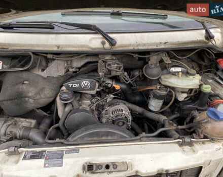 Белый Фольксваген ЛТ, объемом двигателя 2.4 л и пробегом 3 тыс. км за 5000 $, фото 16 на Automoto.ua