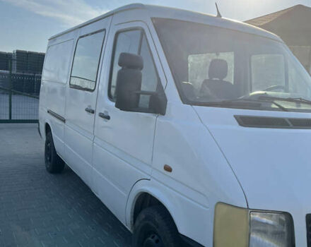 Белый Фольксваген ЛТ, объемом двигателя 2.5 л и пробегом 320 тыс. км за 6800 $, фото 1 на Automoto.ua