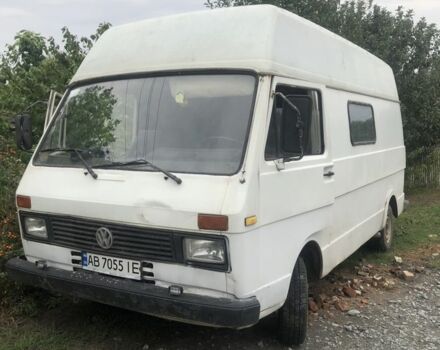 Белый Фольксваген ЛТ, объемом двигателя 2.4 л и пробегом 300 тыс. км за 1072 $, фото 1 на Automoto.ua