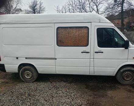 Белый Фольксваген ЛТ, объемом двигателя 2 л и пробегом 300 тыс. км за 3999 $, фото 1 на Automoto.ua