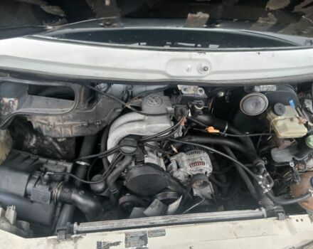 Белый Фольксваген ЛТ, объемом двигателя 2.5 л и пробегом 341 тыс. км за 3199 $, фото 5 на Automoto.ua