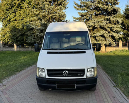 Белый Фольксваген ЛТ, объемом двигателя 2.5 л и пробегом 437 тыс. км за 9600 $, фото 1 на Automoto.ua