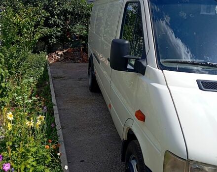 Белый Фольксваген ЛТ, объемом двигателя 2.8 л и пробегом 555 тыс. км за 15000 $, фото 2 на Automoto.ua