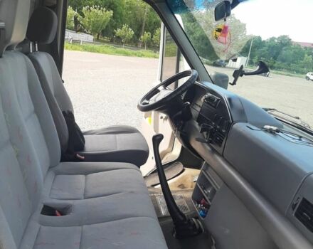 Белый Фольксваген ЛТ, объемом двигателя 2.5 л и пробегом 500 тыс. км за 9500 $, фото 2 на Automoto.ua