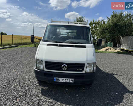 Белый Фольксваген ЛТ, объемом двигателя 2.46 л и пробегом 260 тыс. км за 15500 $, фото 2 на Automoto.ua