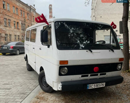 Белый Фольксваген ЛТ, объемом двигателя 2.38 л и пробегом 380 тыс. км за 3300 $, фото 4 на Automoto.ua