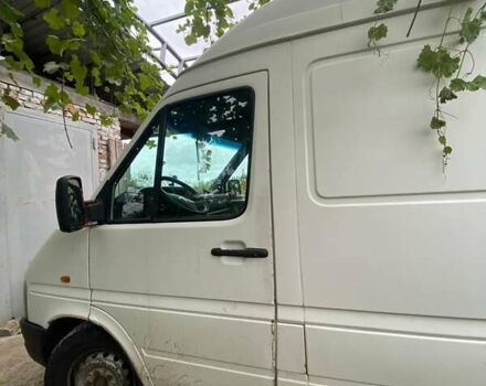 Белый Фольксваген ЛТ, объемом двигателя 2.5 л и пробегом 520 тыс. км за 4900 $, фото 1 на Automoto.ua