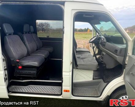 Белый Фольксваген ЛТ, объемом двигателя 2.5 л и пробегом 651 тыс. км за 8400 $, фото 3 на Automoto.ua