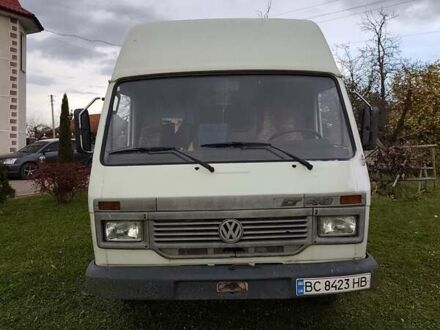 Белый Фольксваген ЛТ, объемом двигателя 2.4 л и пробегом 236 тыс. км за 3000 $, фото 1 на Automoto.ua