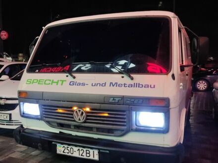 Білий Фольксваген ЛТ, об'ємом двигуна 2.4 л та пробігом 216 тис. км за 2100 $, фото 1 на Automoto.ua