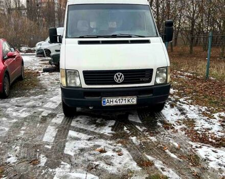 Белый Фольксваген ЛТ, объемом двигателя 2.5 л и пробегом 400 тыс. км за 5500 $, фото 1 на Automoto.ua