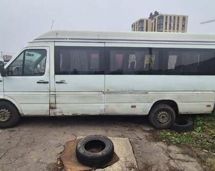 Белый Фольксваген ЛТ, объемом двигателя 2.5 л и пробегом 400 тыс. км за 5000 $, фото 1 на Automoto.ua