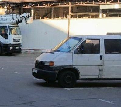 Белый Фольксваген ЛТ, объемом двигателя 0 л и пробегом 640 тыс. км за 4000 $, фото 1 на Automoto.ua