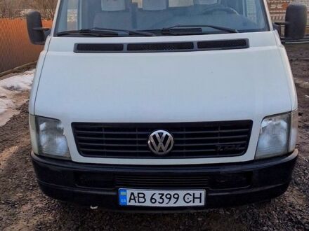 Белый Фольксваген ЛТ, объемом двигателя 2.5 л и пробегом 200 тыс. км за 6500 $, фото 1 на Automoto.ua