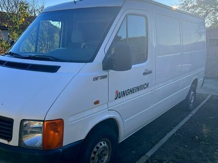 Белый Фольксваген ЛТ, объемом двигателя 2.5 л и пробегом 300 тыс. км за 5900 $, фото 1 на Automoto.ua