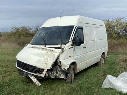 Белый Фольксваген ЛТ, объемом двигателя 2.46 л и пробегом 600 тыс. км за 2800 $, фото 1 на Automoto.ua