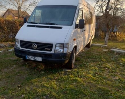 Белый Фольксваген ЛТ, объемом двигателя 2.5 л и пробегом 400 тыс. км за 7500 $, фото 1 на Automoto.ua