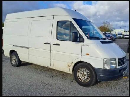 Белый Фольксваген ЛТ, объемом двигателя 2.5 л и пробегом 400 тыс. км за 4370 $, фото 1 на Automoto.ua