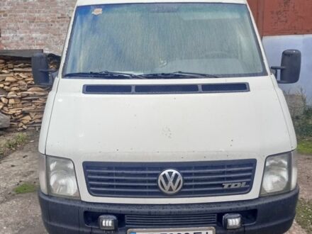 Белый Фольксваген ЛТ, объемом двигателя 2.5 л и пробегом 400 тыс. км за 4000 $, фото 1 на Automoto.ua
