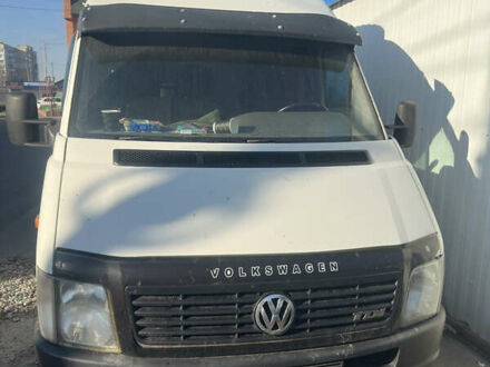 Белый Фольксваген ЛТ, объемом двигателя 2.5 л и пробегом 500 тыс. км за 10000 $, фото 1 на Automoto.ua