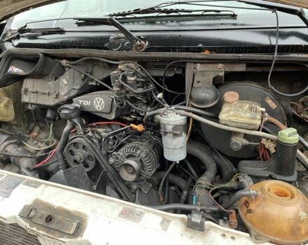 Черный Фольксваген ЛТ, объемом двигателя 2.5 л и пробегом 1 тыс. км за 2950 $, фото 4 на Automoto.ua