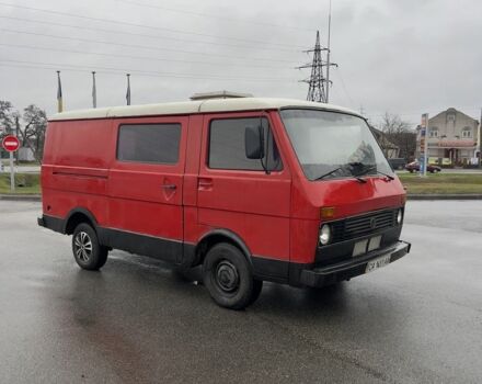 Красный Фольксваген ЛТ, объемом двигателя 0.24 л и пробегом 300 тыс. км за 1300 $, фото 1 на Automoto.ua
