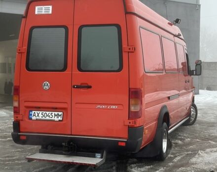 Красный Фольксваген ЛТ, объемом двигателя 2.5 л и пробегом 270 тыс. км за 20000 $, фото 1 на Automoto.ua