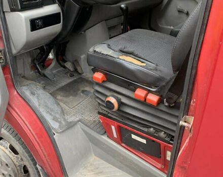 Красный Фольксваген ЛТ, объемом двигателя 2.8 л и пробегом 300 тыс. км за 8500 $, фото 5 на Automoto.ua