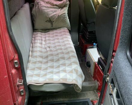 Красный Фольксваген ЛТ, объемом двигателя 2.8 л и пробегом 300 тыс. км за 8500 $, фото 3 на Automoto.ua