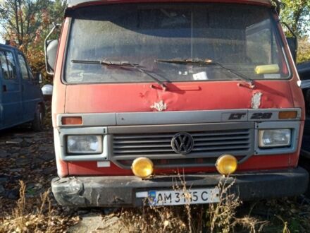 Червоний Фольксваген ЛТ, об'ємом двигуна 2.4 л та пробігом 160 тис. км за 1600 $, фото 1 на Automoto.ua