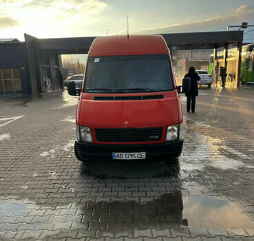 Красный Фольксваген ЛТ, объемом двигателя 2.5 л и пробегом 344 тыс. км за 7500 $, фото 1 на Automoto.ua