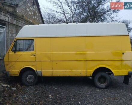 Желтый Фольксваген ЛТ, объемом двигателя 2.4 л и пробегом 400 тыс. км за 2800 $, фото 2 на Automoto.ua