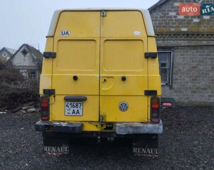 Желтый Фольксваген ЛТ, объемом двигателя 2.4 л и пробегом 400 тыс. км за 2800 $, фото 1 на Automoto.ua
