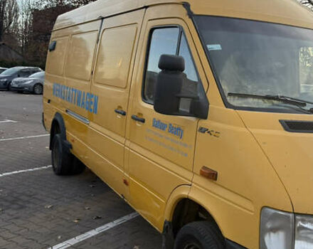 Желтый Фольксваген ЛТ, объемом двигателя 2.46 л и пробегом 521 тыс. км за 9500 $, фото 1 на Automoto.ua