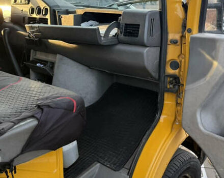 Желтый Фольксваген ЛТ, объемом двигателя 2.46 л и пробегом 521 тыс. км за 9500 $, фото 5 на Automoto.ua