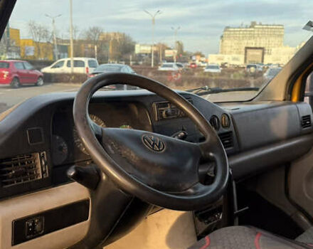 Желтый Фольксваген ЛТ, объемом двигателя 2.46 л и пробегом 521 тыс. км за 9500 $, фото 6 на Automoto.ua