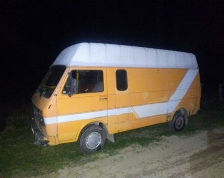 Жовтий Фольксваген ЛТ, об'ємом двигуна 2.4 л та пробігом 345 тис. км за 900 $, фото 1 на Automoto.ua