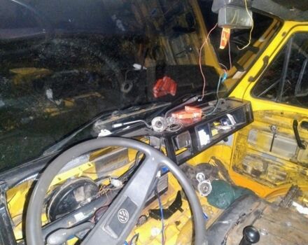 Жовтий Фольксваген ЛТ, об'ємом двигуна 2.4 л та пробігом 345 тис. км за 900 $, фото 4 на Automoto.ua