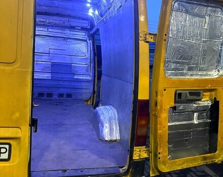 Желтый Фольксваген ЛТ, объемом двигателя 2.5 л и пробегом 459 тыс. км за 7700 $, фото 2 на Automoto.ua