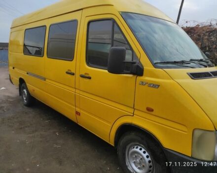 Желтый Фольксваген ЛТ, объемом двигателя 2.5 л и пробегом 928 тыс. км за 6800 $, фото 1 на Automoto.ua