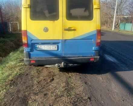 Желтый Фольксваген ЛТ, объемом двигателя 2.5 л и пробегом 380 тыс. км за 5600 $, фото 1 на Automoto.ua