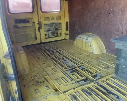 Желтый Фольксваген ЛТ, объемом двигателя 2.5 л и пробегом 380 тыс. км за 5600 $, фото 9 на Automoto.ua