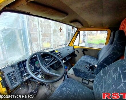 Желтый Фольксваген ЛТ, объемом двигателя 2.4 л и пробегом 400 тыс. км за 2800 $, фото 1 на Automoto.ua