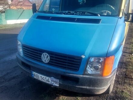 Желтый Фольксваген ЛТ, объемом двигателя 2.5 л и пробегом 380 тыс. км за 5600 $, фото 1 на Automoto.ua