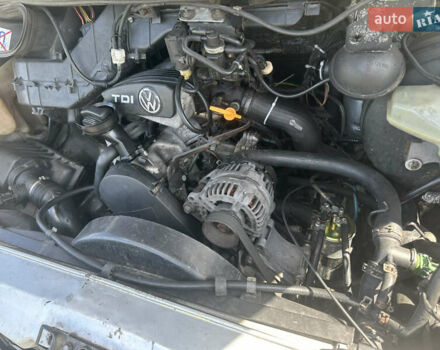 Серый Фольксваген ЛТ, объемом двигателя 2.46 л и пробегом 800 тыс. км за 8000 $, фото 4 на Automoto.ua