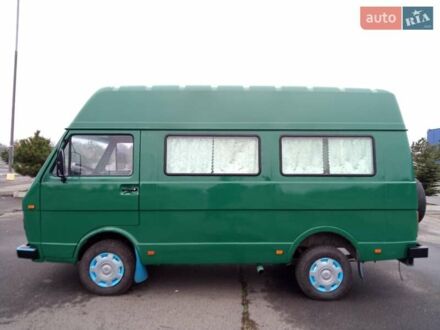 Зеленый Фольксваген ЛТ, объемом двигателя 2.4 л и пробегом 500 тыс. км за 2700 $, фото 1 на Automoto.ua