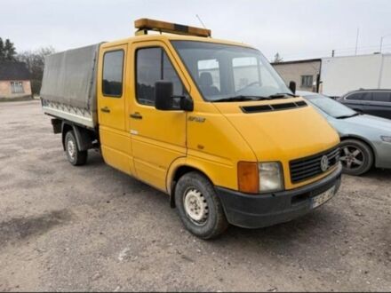 Оранжевый Фольксваген ЛТ, объемом двигателя 2.5 л и пробегом 400 тыс. км за 3800 $, фото 1 на Automoto.ua