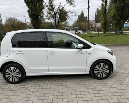 Фольксваген Мультиван 2013 в Каменце-Подольском на Automoto.ua Белый Фольксваген Мультиван, объемом двигателя 0 л и пробегом 150 тыс. км за 5999 $, фото 3 на Automoto.ua